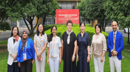 Madame la Directrice Générale en visite au Shanghai Institute of Commerce and Foreign Languages (SICFL)